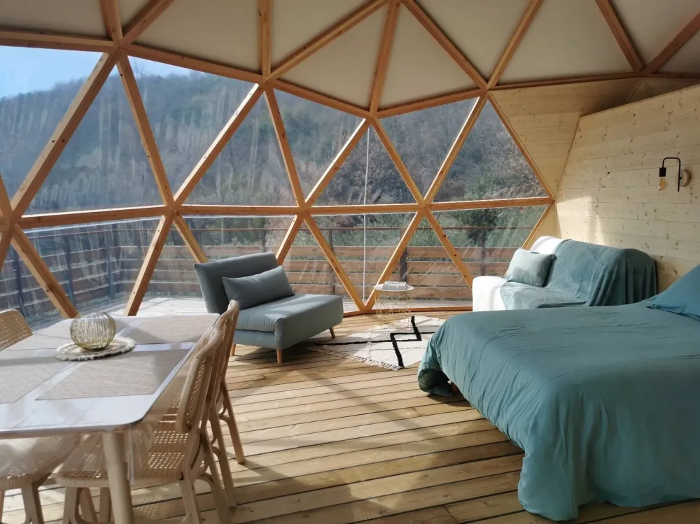 Le dôme géodésique : intérieur