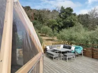 Le dôme géodésique : terrasse
